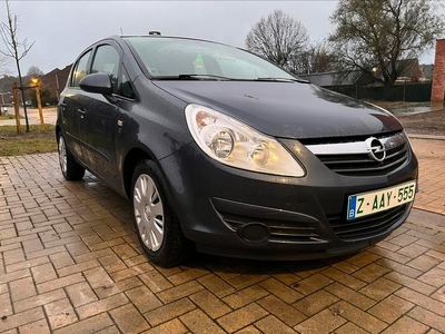 Opel Corsa 1.2 benzine - weinig km - met keuring vv