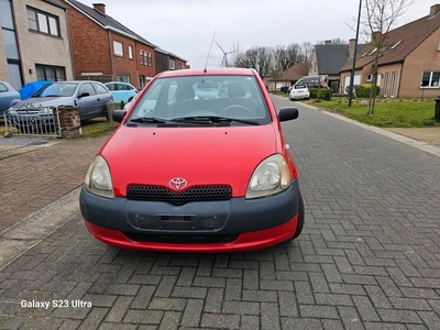 Toyota Yaris 1.0 benzine Airco bj 2000