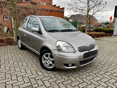 Toyota Yaris - 1.4d -2003- 113000-Gekeurd