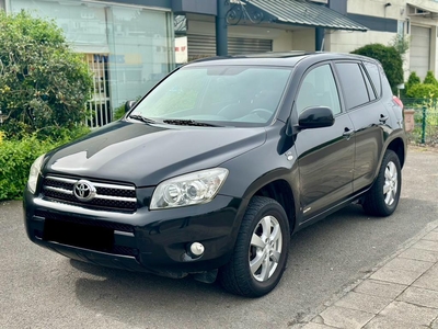 Toyota RAV 4 2.2 D-4D 4x 4/ attache remorque