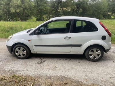 Ford fiesta prête à immatriculer