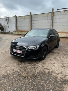 Audi a3 1.5 turbo bezine 150ps full optie navi led xenon pdc