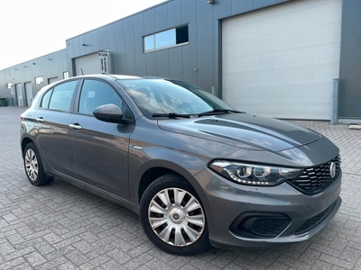 Fiat Tipo 1,4 benzine NAVI euro 6b ** 1 JAAR GARANTIE **