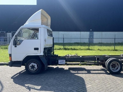 Mitsubishi Canter FB433 12V Chassis 1987 Laadklep