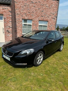 Volvo v 40