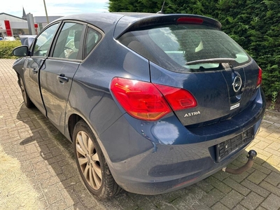 Opel Astra 1.4Benzine Schade Auto 2011