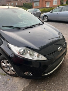 Ford fiesta 1.6 tdci 70 kw bj 2010 gsm 0497256435