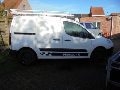 Peugeot Partner 1.6 HDI 3 Zit Bj 2015 Met dakdrager + trekha