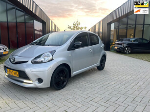 Toyota Aygo 1.0 VVT-i Dynamic Airco Automaat LED Elek pakket Facelift