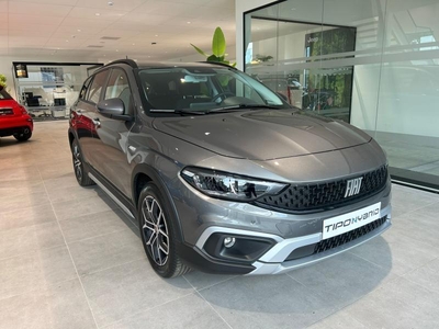 Fiat Tipo Station Wagon Cross (bj 2023, automaat)