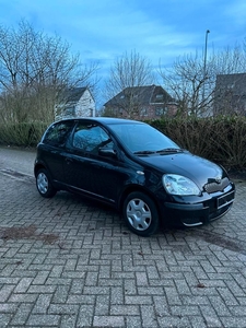 Toyota Yaris Benzine + Gekeurd Voor Verkoop