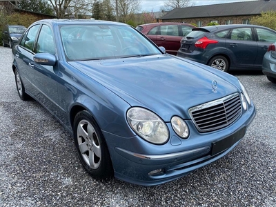 Mercedes E220CDI avant-garde /Boîte auto/Navi/Xénon