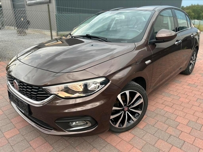 Fiat Tipo 1.4Benzine Sedan Navi/Camera/DigiAirco