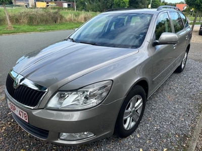 auto skoda octavia break 2012