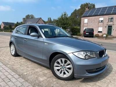 BMW 118i benzine AUTOMAAT slechts 74000 km 1 JAAR GARANTIE