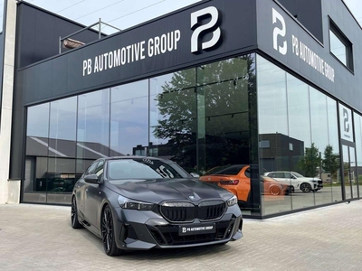 BMW 550 e xDrive M-Sport Pro-Individual-Frozen Grey-22