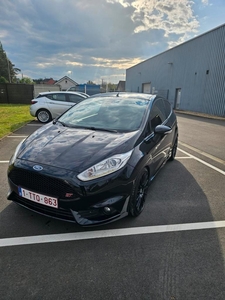 Fiesta ST1 2015 91000 km 215 chevaux (Mountune kit)