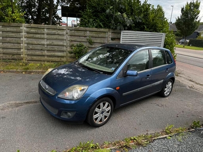 Ford Fiesta Ghia, 1.4 Diesel, Airco, Cuir, Roule immpecable