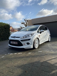 Ford Fiesta R2 sport