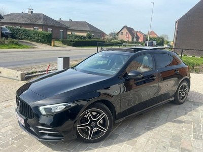 MERCEDES A250e HYBRIDE AMG LINE EDITION PANO SFEER CAM BTW