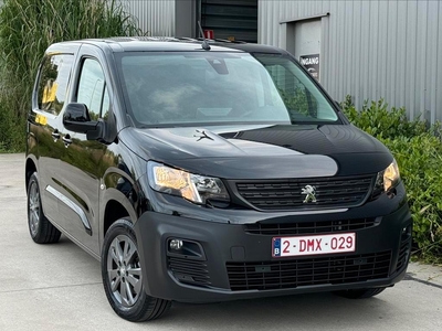 Peugoet partner 1.5Hdi•Automaat•130Pk•Full opties•2023•