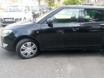 Skoda fabia 1.2 benzine Bj 2015 175000km Airco