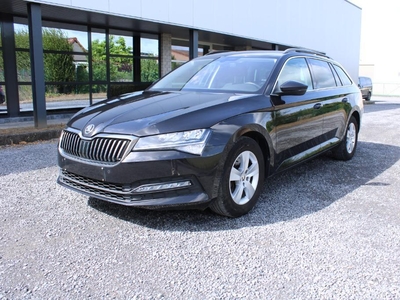 SKODA SUPERB 1.6TDI AUTOMAAT TREKHAAK CAMERA APPLE CARPLAY D