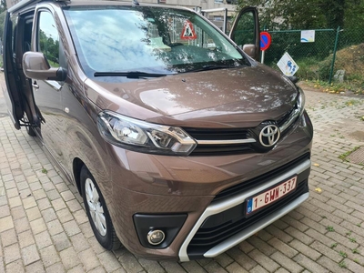 Toyota proace verso 2.0l diesel double cabine 6 place