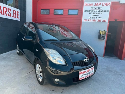 Toyota yaris 1300cc euro 5 clim Avec gps carplay 2011