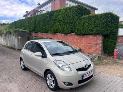 Toyota Yaris 1.33i - CLIMATISEE -PRETE A IMMATRICULER-GARANT