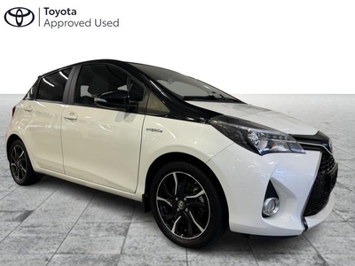 Toyota Yaris Comfort & Pack Two-Tone