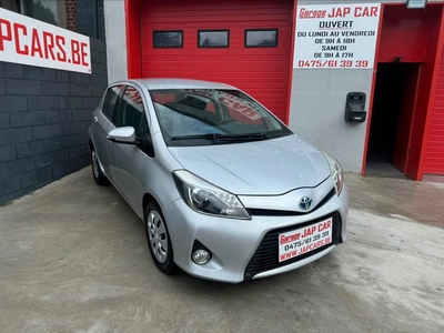 Toyota yaris hybride automatique clim