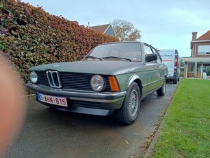 '82 BMW E21 315