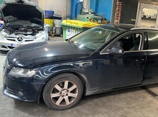 Audi A4 1.8 benzine motor kapot