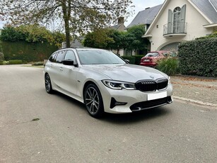 BMW 330e PLUG-IN HYBRIDE /2022/ LED/ LEDER/ PANODAK/ HEAD UP