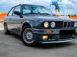 BMW E30 325i Coupé M-Tech 2 OpenDak Historiek Oldtimer