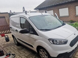 ford transit courier bj2020 weinig km