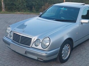 Mercedes E220 CDi W210 / Automaat / 1998