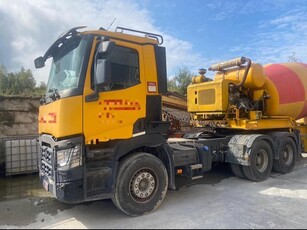 Renault 440 pk trekker 6x4 met beton mixer