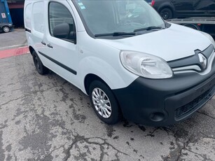 Renault kango 1.5 2019 350000 km , goede staat .