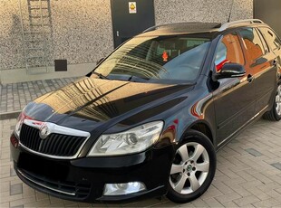 SKODA OCTAVIA 2011 1.6TDI EURO5 TOIT OUVRANT BONE ÉTAT