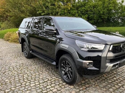 TOYOTA HILUX Invincible 2.8 204hp