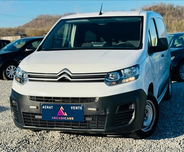 Citroën Berlingo 1.2i / 3 zitplaatsen / GPS pro / Airco