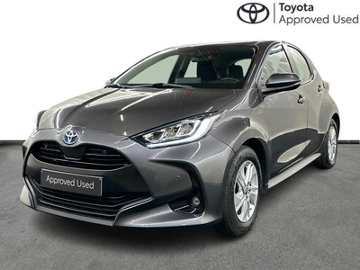 Toyota Yaris Dynamic + LED + WinterPack