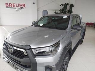 Toyota HI-LUX Double Cab Invincible 2.8L D-4D 2