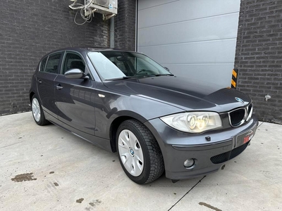 BMW 118i - LED - Parkeer sensoren - Airco