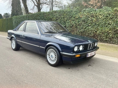 BMW E30 baur 320i automaat