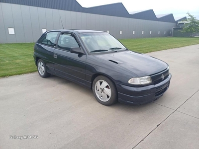 opel astra 2.0 GSI reeds oldtimergekeurd voor verkoop