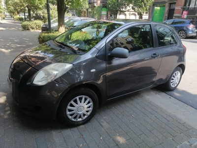 Toyota Yaris 1.0cc ct OK feuille rose prix 2350 EUR