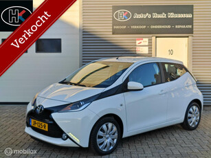 Toyota Aygo 5-deurs 1.0 VVT-i 70pk Xplay FullNavi Camera LED